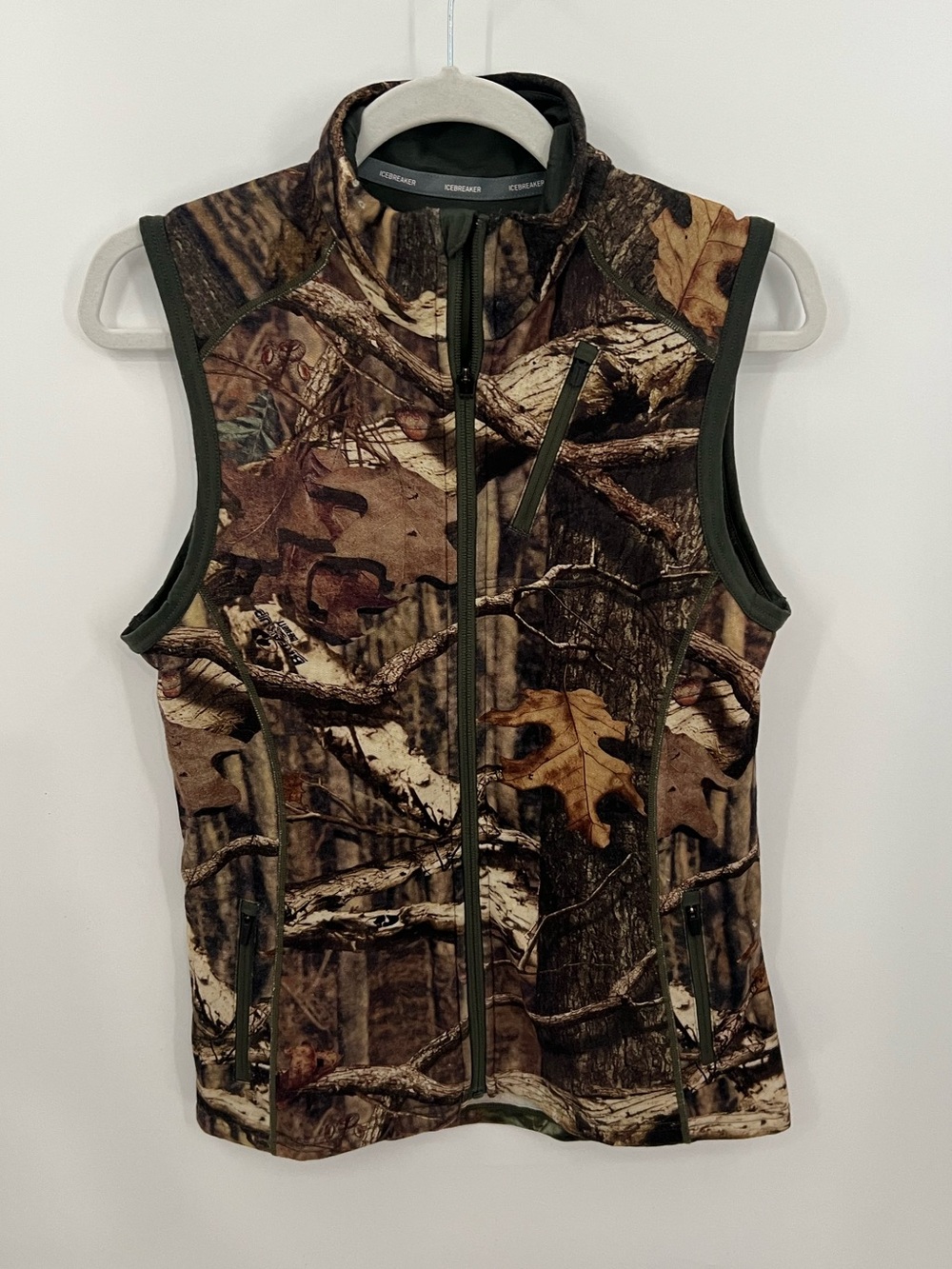 Icebreaker Cascade merino wool camo vest